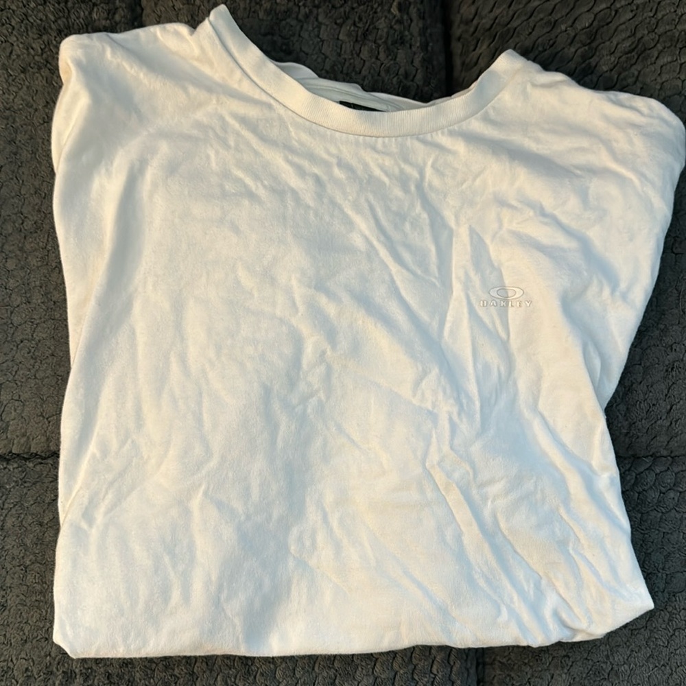 White XL Oakley T Shirt Size XL